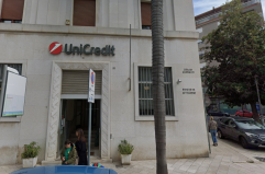 Brindisi, colpo alla Unicredit di Corso Garibaldi: svuotate le cassette di sicurezza, ladri entrati da un buco