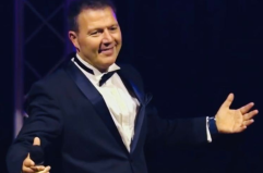 Al Parioli il nuovo Costanzo parla pugliese: Vito Diomede porta in scena il Premio Little Tony