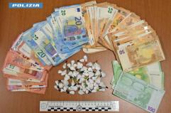 Gallipoli, in auto con 53 dosi di cocaina nascoste nei vestiti: arrestati due uomini