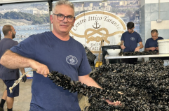 Crollo delle vendite di cozze a Taranto, l'ira dei mitilicoltori: «Basta con la cattiva pubblicità»