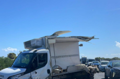 Furgone contro autocarro sulla SS16 a Polignano: chiusa carreggiata in direzione Nord