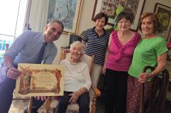 Monopoli festeggia i 103 anni di Gaetana Barnaba: pergamena e auguri dal sindaco