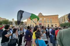 Corteo pro-Gaza nel centro storico di Matera al grido di «restiamo umani»