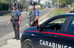 Minacciava la madre e i fratelli per 20.000 euro: arrestato a Trepuzzi