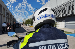 Era ricercato da due anni, lo arrestano a Bari i vigili urbani