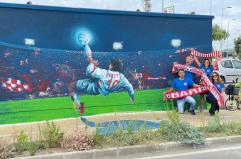Bari celebra il bomber Igor Protti con un murales a Poggiofranco: il calciatore ringrazia
