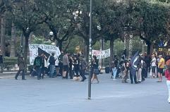 Centri sociali in piazza a Bari, in solidarietà ai due attivisti arrestati dopo gli scontri di Messina