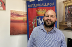 Gallipoli, il sindaco Minerva annuncia le dimissioni: si candiderà alle Regionali con il Pd