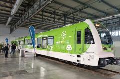Presentato ad Expoferroviaria 2025 il primo treno a batteria d’Italia prodotto per Ferrovie Appulo-Lucane
