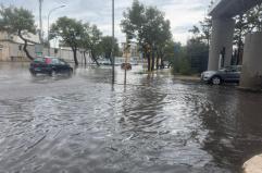 Bari sotto l'acqua, strade allagate in zona Fiera: previste piogge fino al weekend