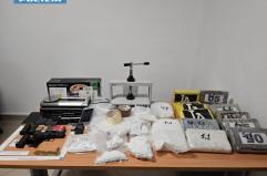 Ad Altamura la droga per il mercato leccese: due arresti, 17 chili di cocaina nascosti nei doppi fondi dei sedili VIDEO