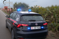 Aggredisce l’ex moglie davanti al figlio: arrestato 49enne a Guagnano