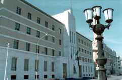 Centrodestra diviso in Campania. Puglia, Lobuono in stand by