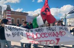 «Nessuna nave verso Israele da Bari»: attivisti pro Pal in presidio al porto contro il cargo merci