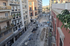 Bari, luci e fioriere per sostenere via Argiro