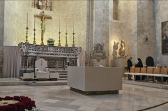Bitonto, l’italo-americano Chirico dona l’altare alla Cattedrale