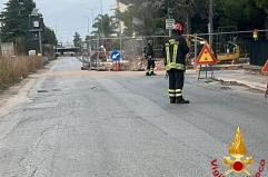 Fuga di gas durante i lavori stradali a Terlizzi: evacuate quattro famiglie