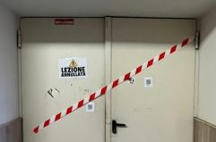 «Aule sovraffollate e spazi fatiscenti»: a Bari gli studenti universitari bloccano le lezioni