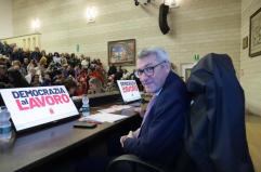 Sanità, Landini (Cgil) alla Scuola di Medicina a Bari: «Serve un vero cambiamento, la gente non si cura perché non ha soldi» VIDEO