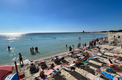 Estorsioni ai titolari dei lidi di Porto Cesareo: la Procura chiede 28 anni per una famiglia di pastori