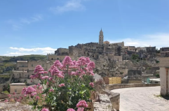 Matera sbarca sulla tv inglese: in città le riprese della serie culinaria «Tom Kerridge cooks Italy»