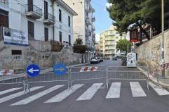 Bari, via Re David chiusa per alcune ore: palo pericolante rimosso dai vigili