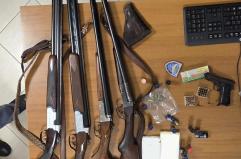 Melissano, scoperti con droga e munizioni in casa: denunciati padre e figlio Melissano, scoperti con droga e munizioni in casa: denunciati padre e figlio