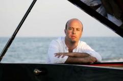 Fondazione Petruzzelli, il pianista abruzzese Nazzareno Carusi è il nuovo sovrintendente Fondazione Petruzzelli, il pianista abruzzese Nazzareno Carusi è il nuovo sovrintendente