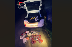 Assalti ai bancomat del Salento, svolta nelle indagini: fermati due ventenni del Foggiano, avevano esplosivo in auto Assalti ai bancomat del Salento, svolta nelle indagini: fermati due ventenni del Foggiano, avevano esplosivo in auto