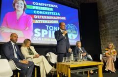 Regionali, Lobuono: «Decaro? Altro che volto nuovo. È il simbolo di un sistema che ha fallito» Regionali, Lobuono: «Decaro? Altro che volto nuovo. È il simbolo di un sistema che ha fallito»