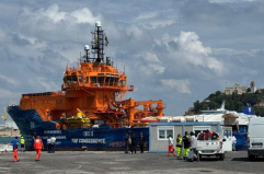 Arrivata a Bari la nave Ong Solidaire: sbarcati 193 migranti, 39 sono minori Arrivata a Bari la nave Ong Solidaire: sbarcati 193 migranti, 39 sono minori
