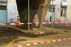 Bari, caduta calcinacci sul ponte Garibaldi: firmata l'ordinanza, traffico ridotto, stop mezzi pesanti Bari, caduta calcinacci sul ponte Garibaldi: firmata l'ordinanza, traffico ridotto, stop mezzi pesanti