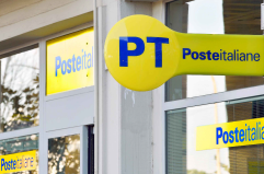 Bari, ecco l’ufficio postale d’emergenza: un camper per pagare le pensioni