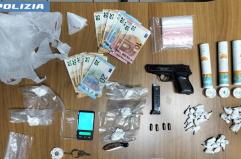 Taranto, nascondeva cocaina ed una pistola clandestina: arrestato 44enne insospettabile