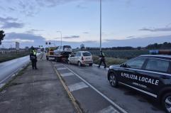 Foggia, incidente all'alba su via Cerignola: violento impatto tra due auto, due feriti in codice rosso