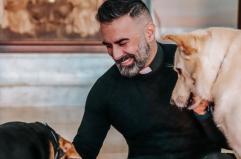 Brindisi, don Cosimo Schena supera 500mila follower e diventa il prete più seguito su Instagram dopo il Papa