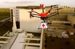 Acquaviva, un drone da 25 kg per trasportare farmaci e sangue: dimostrazione innovativa al Miulli