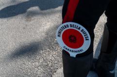 Folle inseguimento nella Bat, 3 individui incappucciati fuggono su mezzo rubato: un 19enne arrestato, è caccia ai complici