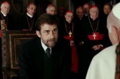 Un pontefice in crisi d’identità fugge nel dramma surreale di Moretti