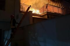 Capurso, fiamme in un appartamento in via Casamassima: evacuate 4 persone