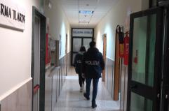 Matera, in casa con armi rubate e 22 chili di droga: arrestati un 41enne e un 54enne
