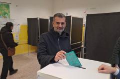 Decaro al voto nella sua Torre a Mare: «Bellissima giornata, spero siano tanti i pugliesi alle urne» VIDEO