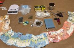 Policoro, in casa con un chilo di droga e 5mila euro in contanti: arrestato 41enne