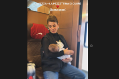 Emma Marrone condivide una tenera foto di Alessandra Amoroso in treno con la figlia Penelope: fan in delirio