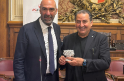 Metodo e gioco di squadra, a Bari la lezione di Fefè De Giorgi ai dirigenti del Comune