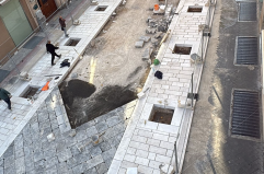 Bari, incognite e ritardi sul cantiere in via Argiro: ecco le basole sul primo isolato, ma dal secondo tutto è in alto mare