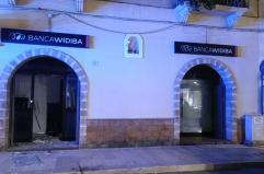 Palagiano, banda fa esplodere bancomat in corso Vittorio Emanuele: ladri via col bottino