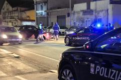 Foggia, rubano una Cinquecento e poi si schiantano su due autovetture parcheggiate: un ferito