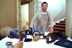 Il maestro calzolaio Gianfranco Montano, dalla Basilicata alla conquista di New York