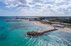 Lecce, tra il faro e il molo della marina di San Cataldo sono pronti a fiorire i «Giardini di Adriano»